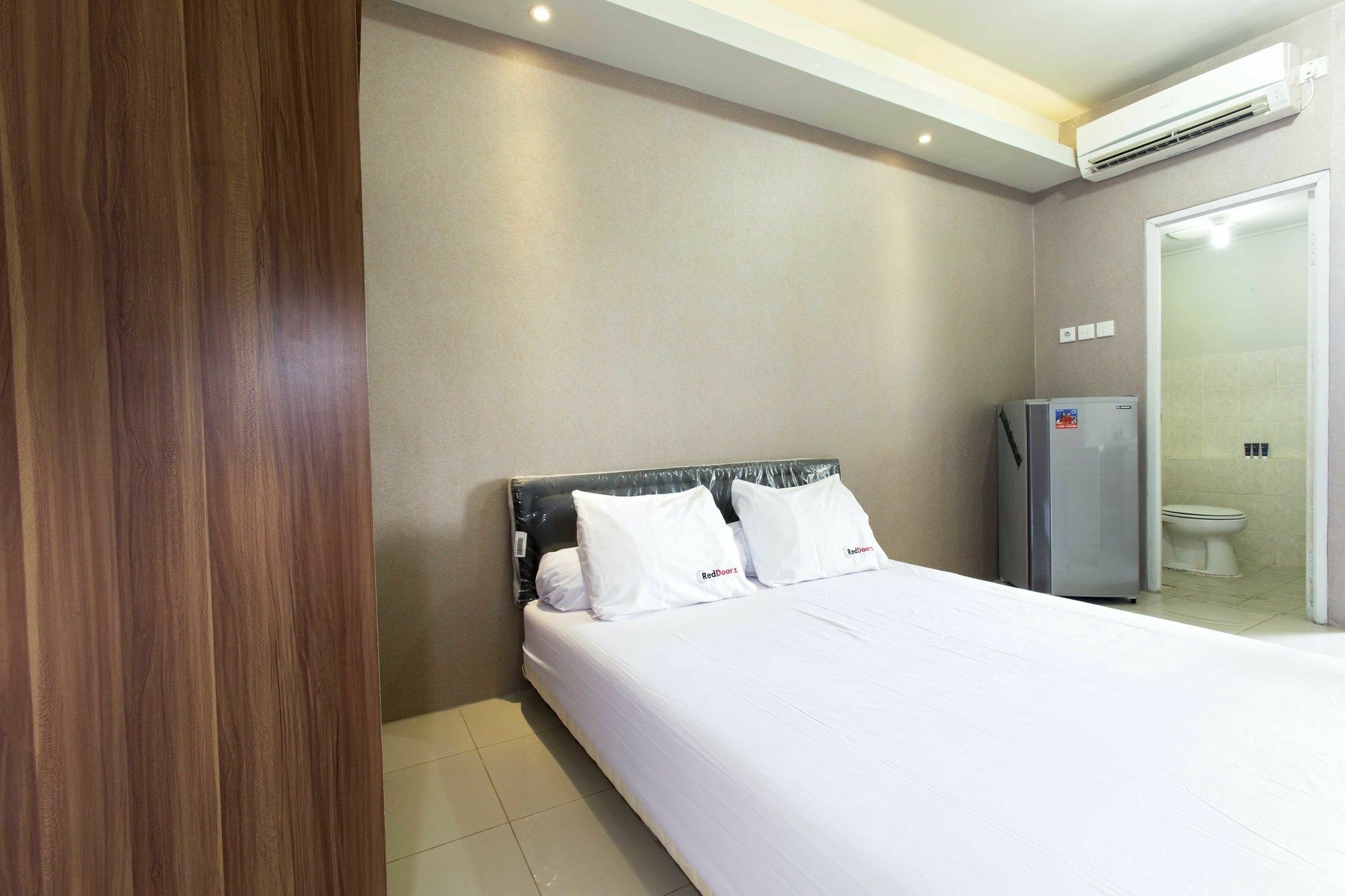 Reddoorz Apartment @ Pegangsaan Kelapa Gading Jacarta Exterior foto