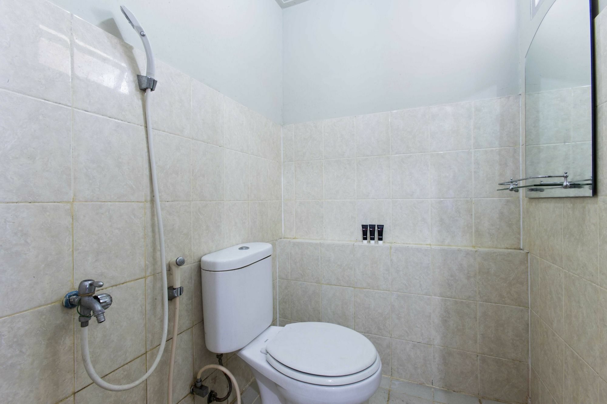 Reddoorz Apartment @ Pegangsaan Kelapa Gading Jacarta Exterior foto